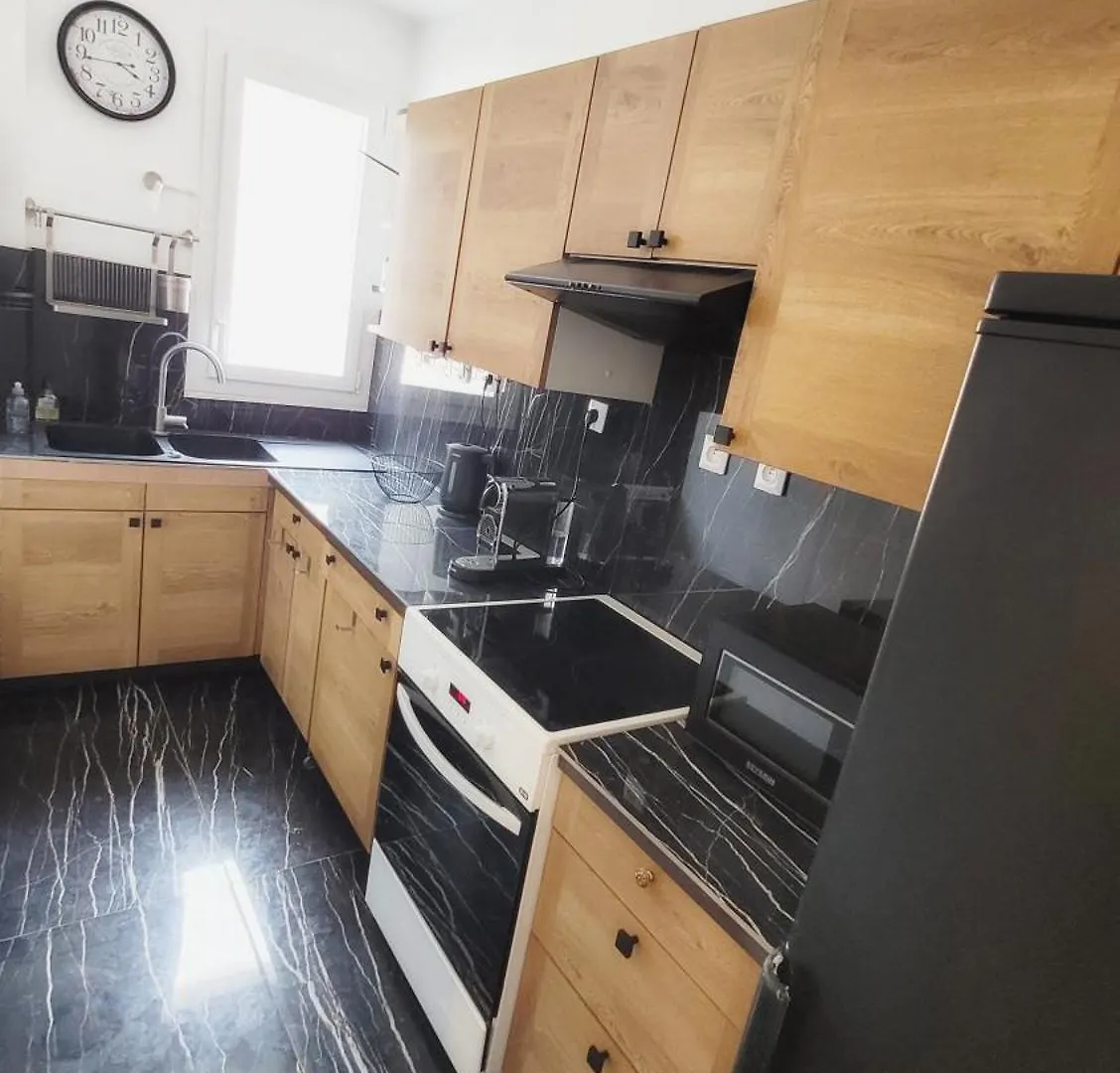 Apartment Familial Refait A Neuf Centre 20eme *